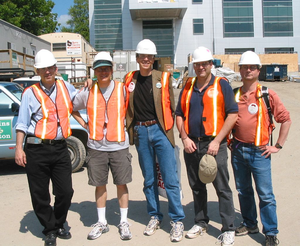 09_HardhatCrew.jpg 