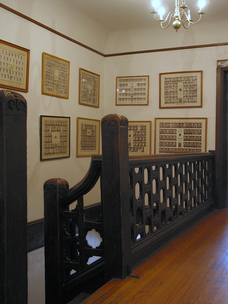 23_UpperHall.jpg 