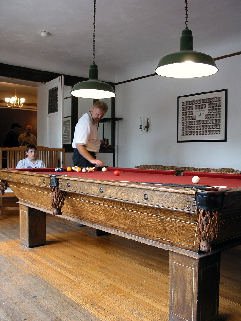 26_PoolRoom.jpg 